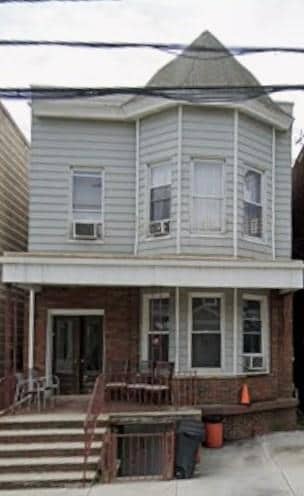 Building Photo - 315 21st St