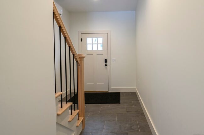 Building Photo - 2620 Main St