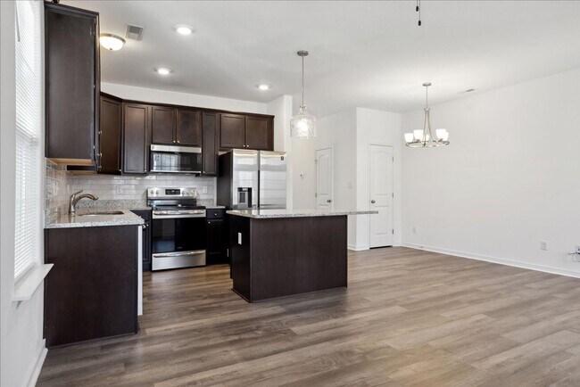 Foto del edificio - Huntington Pointe