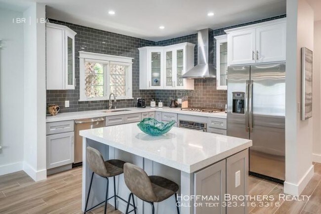Building Photo - 1 bedroom in West Hollywood CA 90069