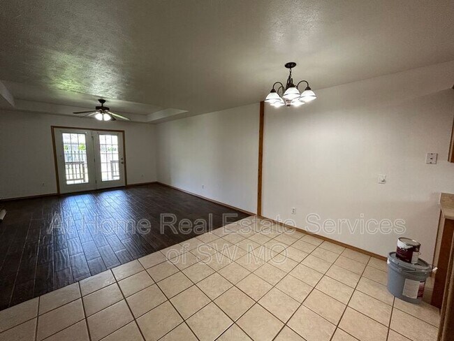 Foto del edificio - 114 Bailey Cir