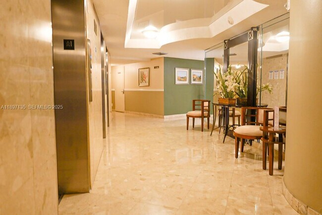 Foto del edificio - 100 Golden Isles Dr