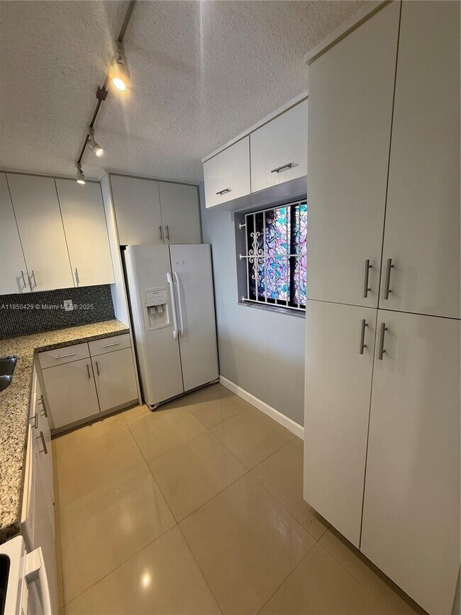 Foto del edificio - 8625 NW 8th St