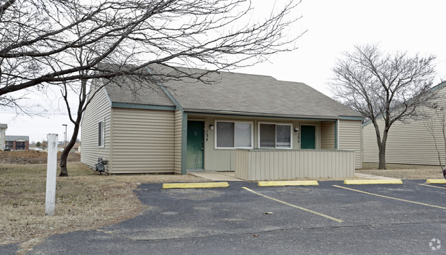 Building Photo - Woodlawn Apartments