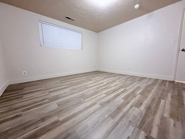 Building Photo - 236 Quail Ridge Dr