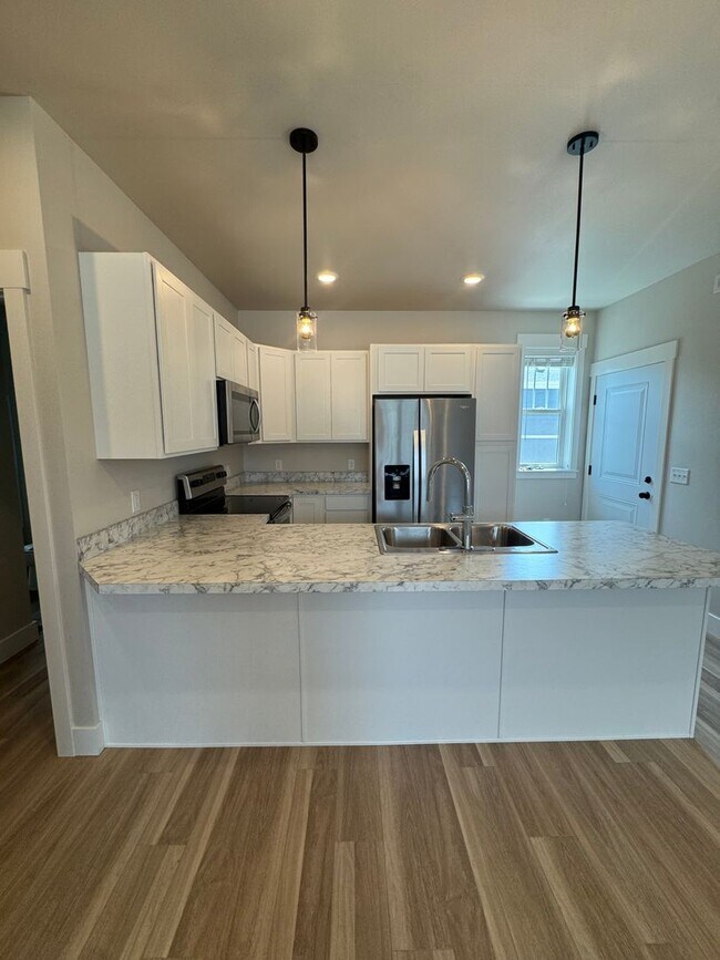 Foto del edificio - 6132 Northstead Ave