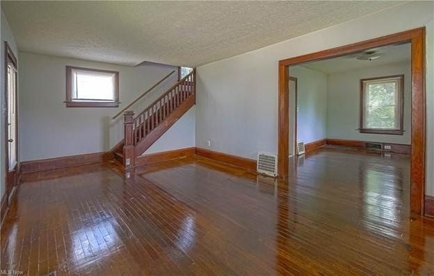 236 Cranz Pl Akron, OH 44310 – photo 3