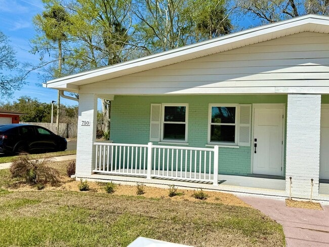 Photo - 748-750 Bethune St Townhome