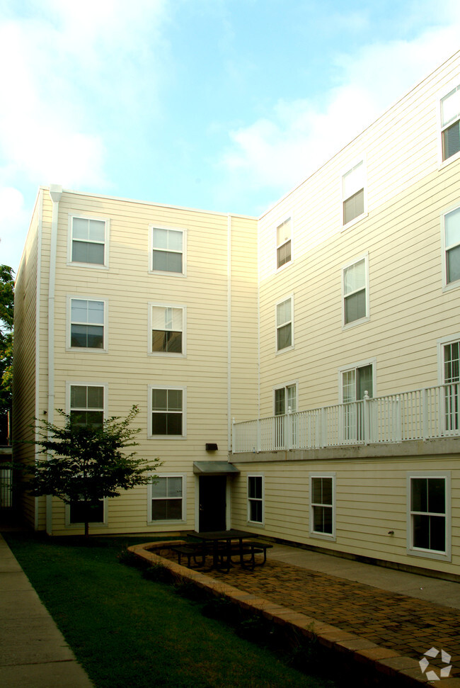 Pine Court Apartments III - Apartments in Richmond, VA | Apartments.com