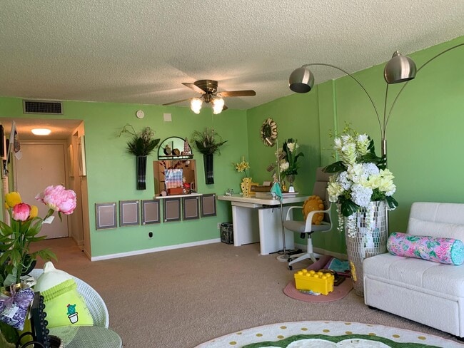 Foto del edificio - 500 Executive Center Dr