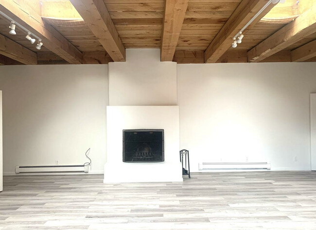 Building Photo - 749 Alto St