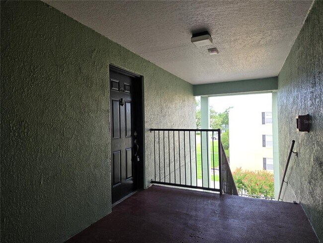 Foto del edificio - 2031 Dixie Belle Dr