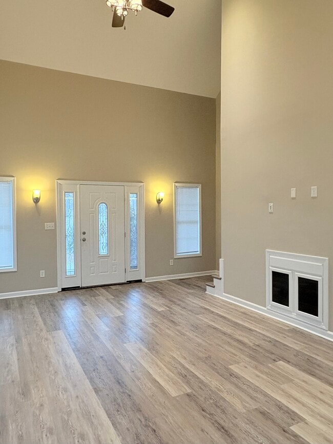 Foto del edificio - 135 Daisy Field Ct