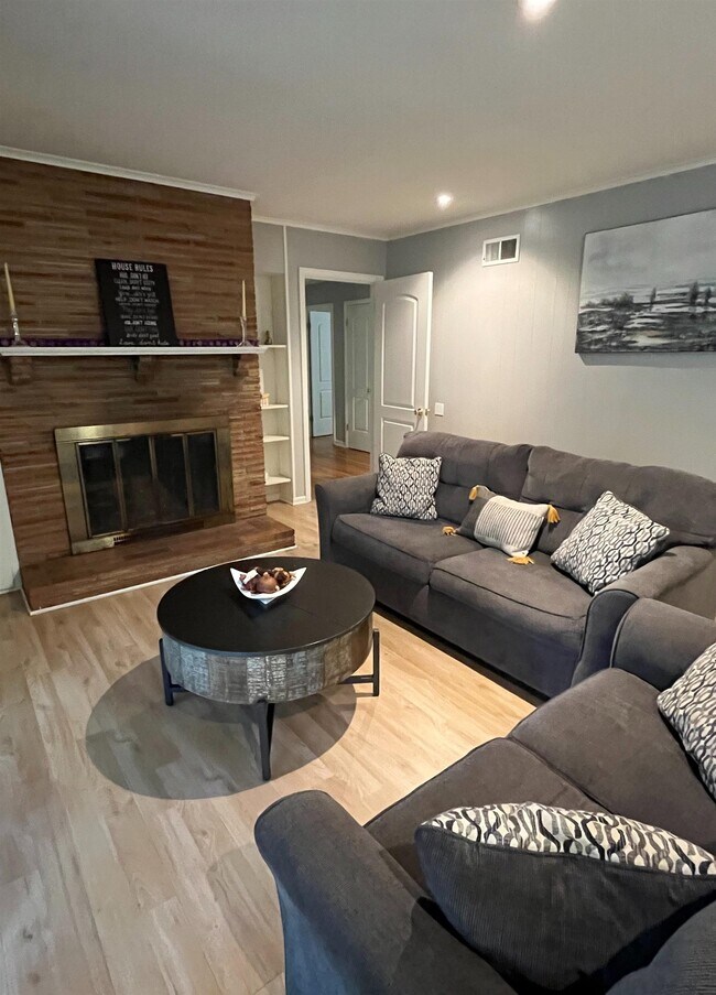 Foto del edificio - 1102 Whitaker Cove