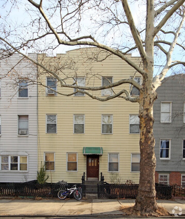 Primary Photo - 108 N Henry St