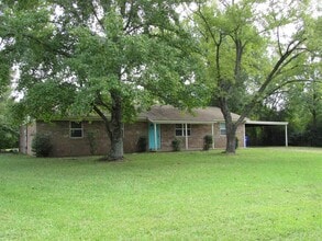Building Photo - 22 Foxmoor Cir