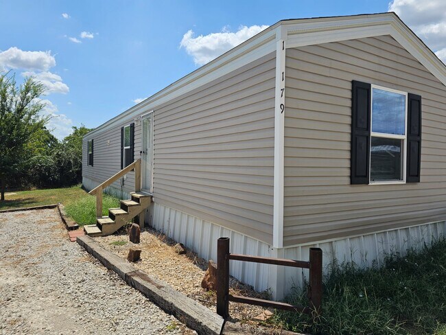 Foto del edificio - 12179 Farm to Market Rd 730 N