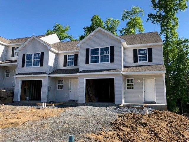 Foto principal - 247 Wildflower Dr
