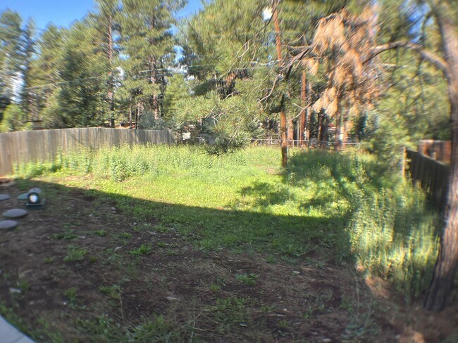 Building Photo - Spacious 3-Bedroom Home in Serene Mountain...