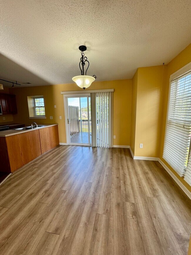 Foto del edificio - Townhouse for Rent in Liberty Square