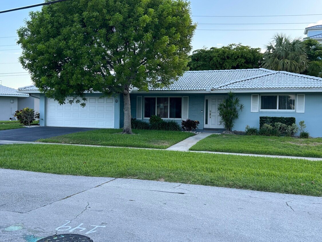 Primary Photo - 3799 NE 6th Dr