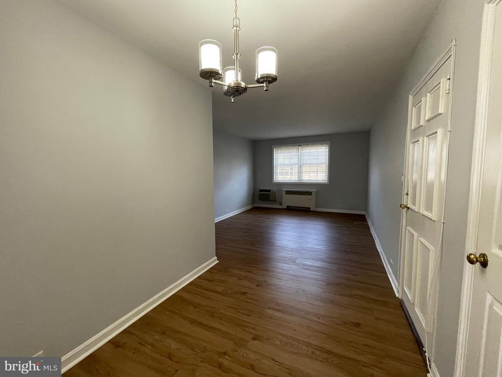 Primary Photo - 4318 N Pershing Dr