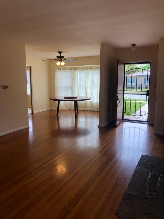 Living Room - 1564 Alameda St