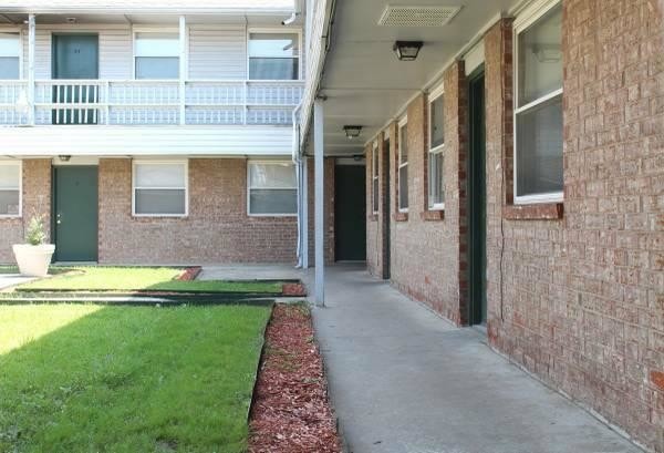 Primary Photo - 1140 S 101st East Ave