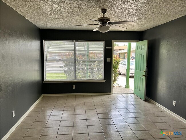 Foto del edificio - 1307 Janis Dr