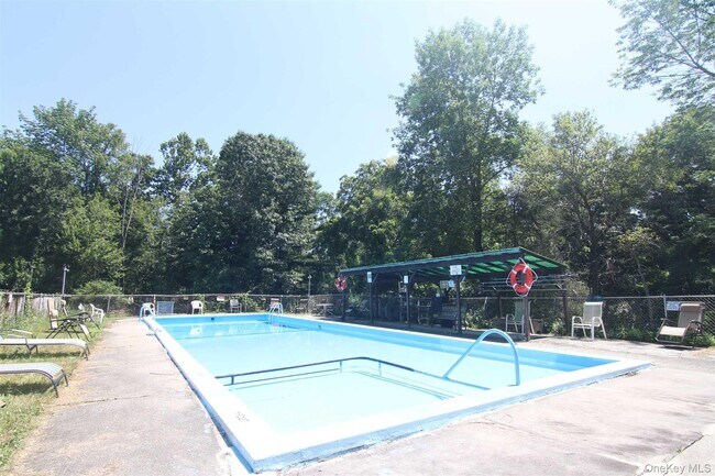 Foto del edificio - 71 Miller Rd