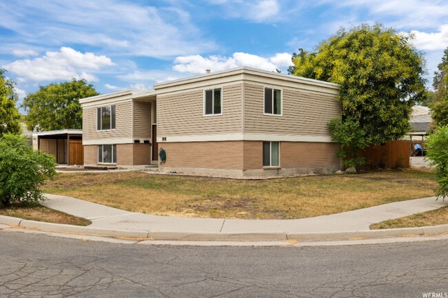Building Photo - 1730 Baroness Pl