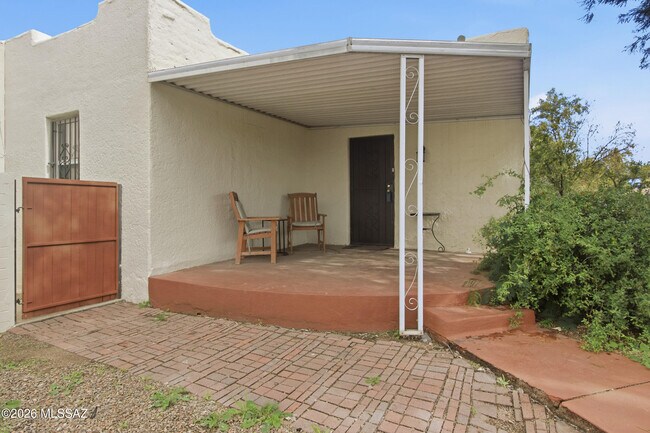 Foto del edificio - 1419 E Linden St