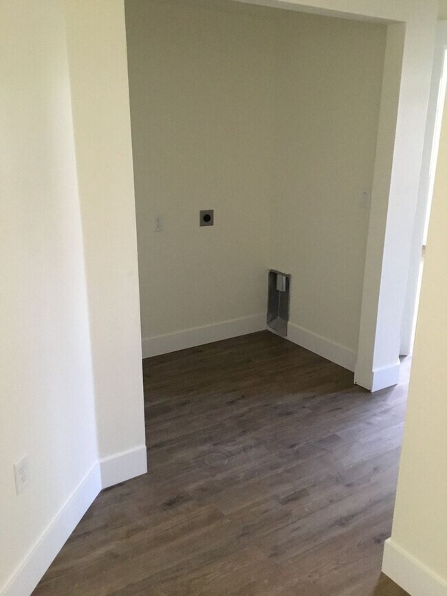 Foto del edificio - Beautiful townhome