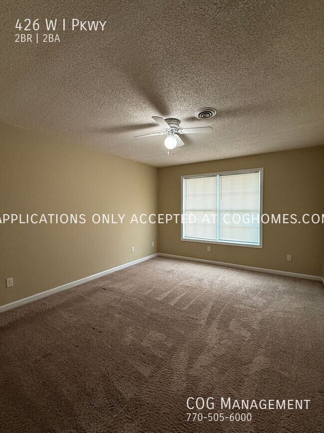Foto del edificio - 426 WI Pkwy