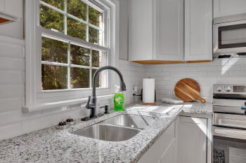 Foto del edificio - The Deese | $112/Week (First 4 Weeks Limited Promo!) Move In Today | Furnished Room