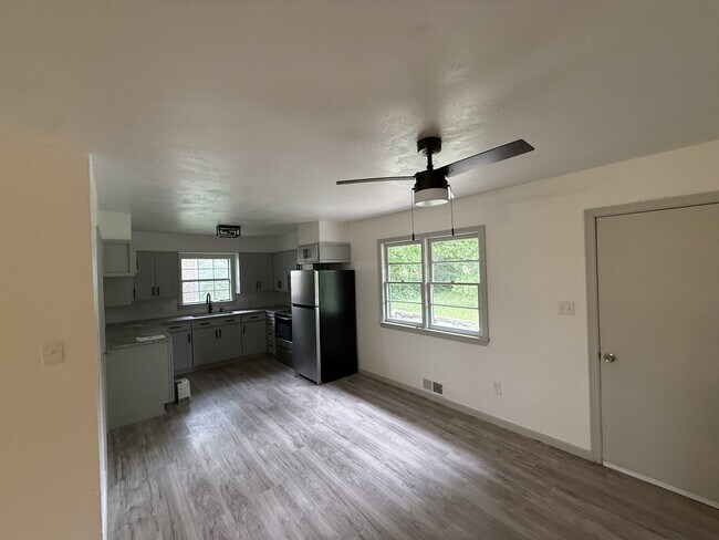 Foto del edificio - 136 N Crown Point Dr
