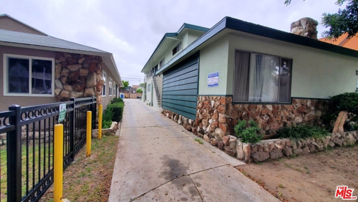 12240 Birch Ave Unit C, Hawthorne, CA 90250 Room for Rent in