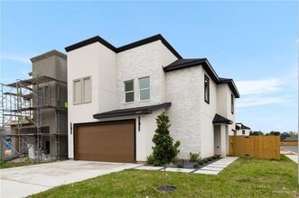 Building Photo - 2507 E Solar Dr