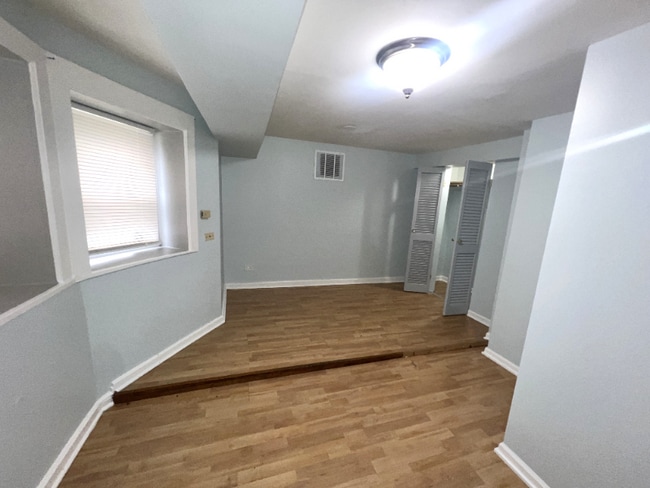 Building Photo - 2701 E 75th Pl