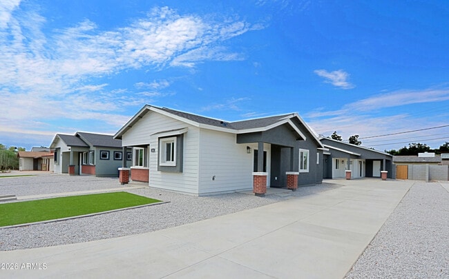 Building Photo - 454 S Pioneer