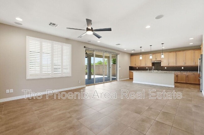 Building Photo - 39725 N Hailey Ln