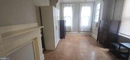 Building Photo - 3258 N Park Ave