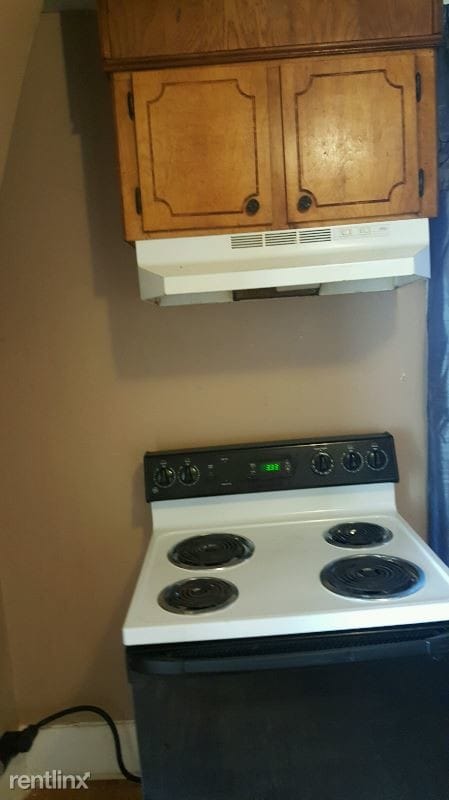 Building Photo - 3 br, 1 bath House - 133 belmont drdr