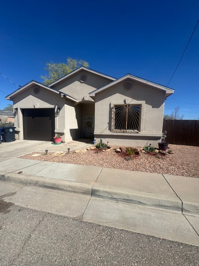 Foto del edificio - 4600 6th St NW