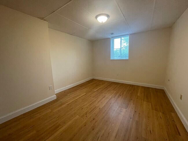Foto del edificio - 549 E 4th St