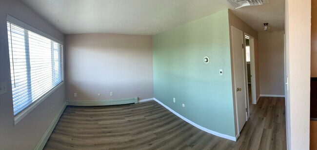 Living Room - 411 N Locke Ave
