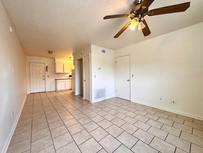 Foto del edificio - 2/1.5 Townhouse in Newport