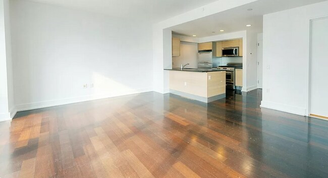 Building Photo - 350 W 42nd St