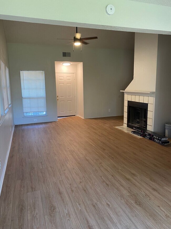 Foto del edificio - 1502 Woodfern Dr