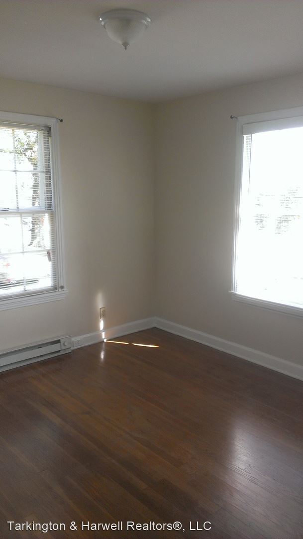 Building Photo - 3 br, 1 bath House - 115 White Bridge Pk.